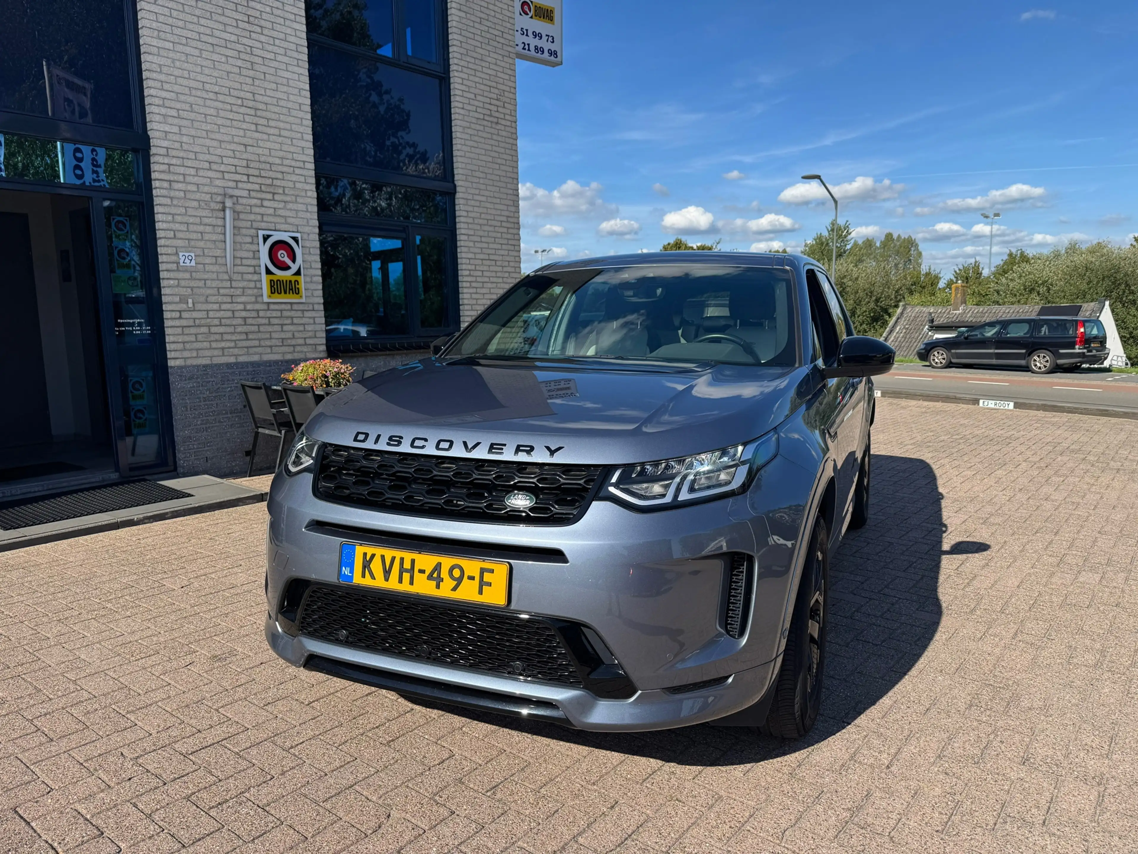 Land Rover Discovery Sport P300e 1.5 R-Dynamic S — photo 7