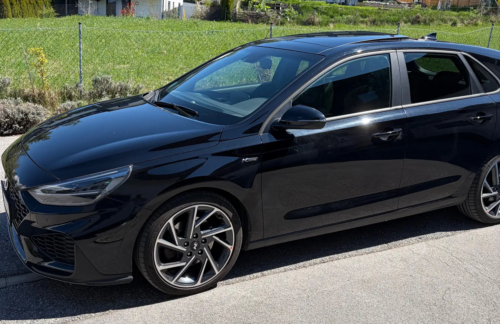 Hyundai i30 i30 1,5 T-GDI N-Line 48V DCT Aut. N-Line Schwarz - 1
