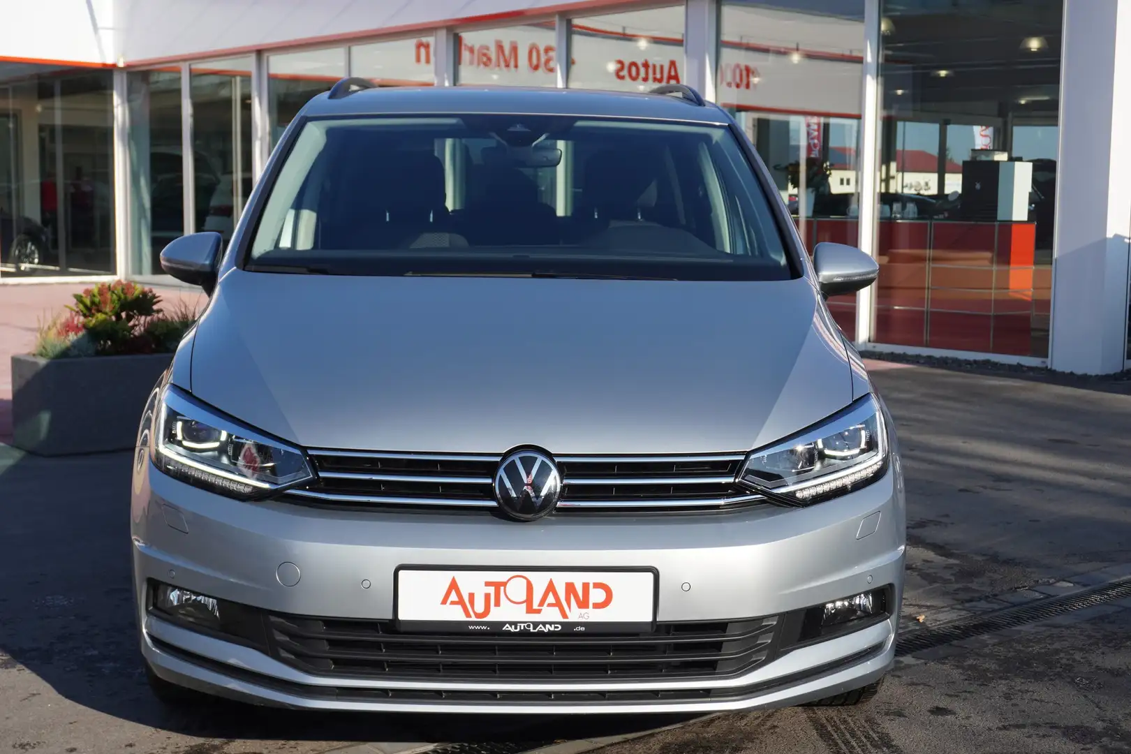 Volkswagen Touran 1.5 TSI DSG LED ACC 7-Sitzer Sitzheizung Silber - 2