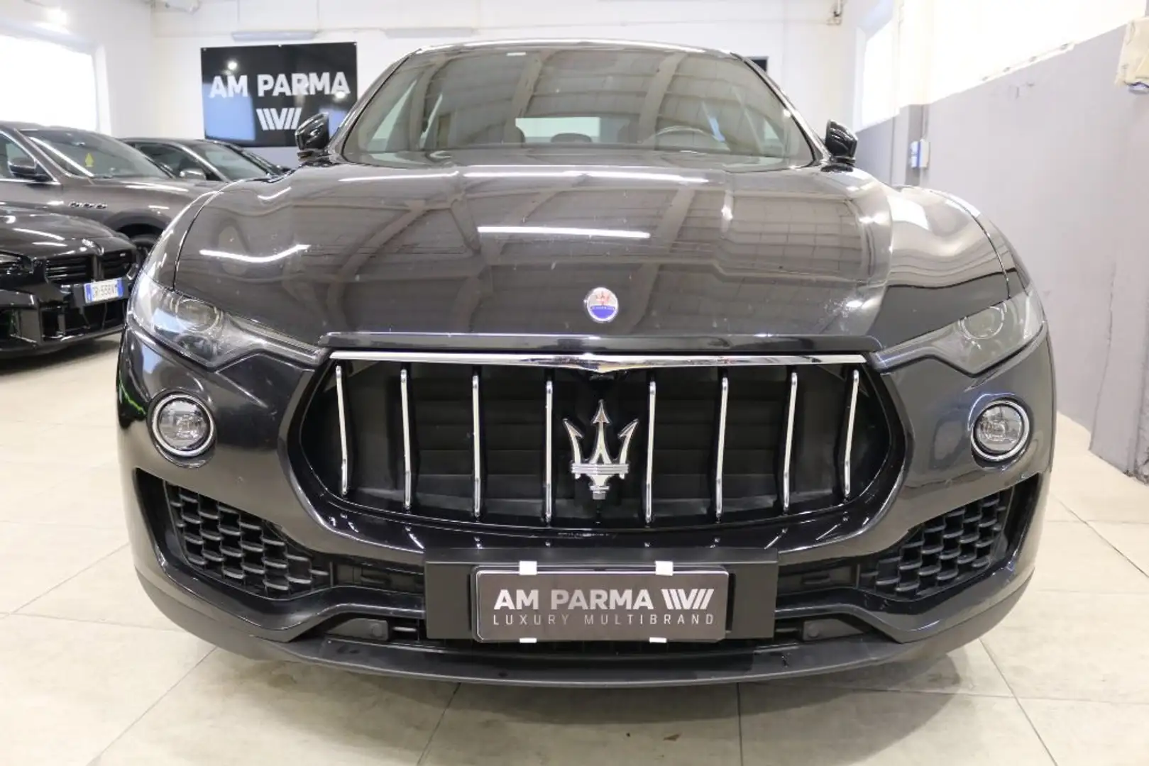 Maserati Levante V6 Diesel AWD "BEKLLISSIMA" Noir - 2
