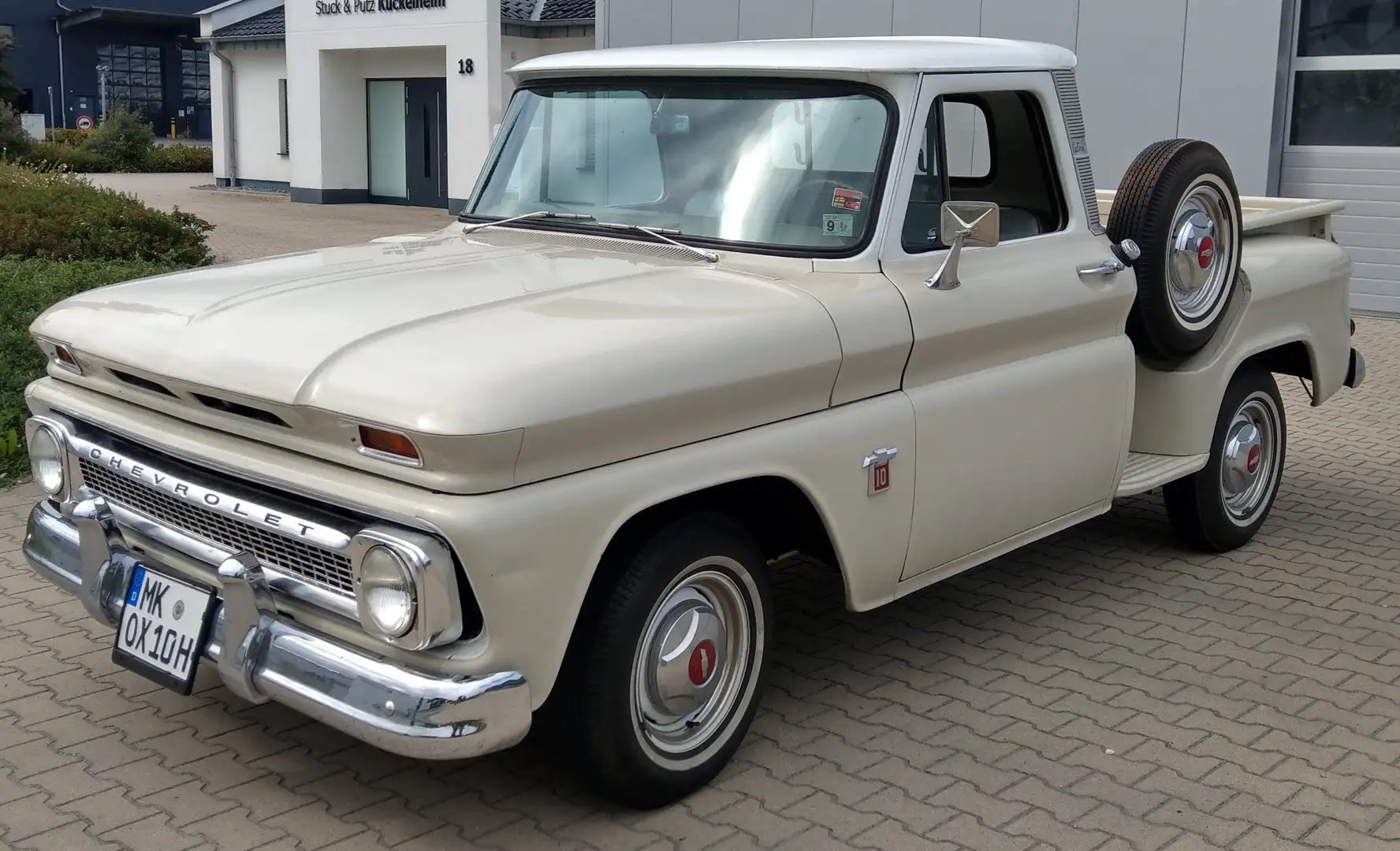 Chevrolet C10 Pick Up ORIGINAL V8 !!! Beige - 1