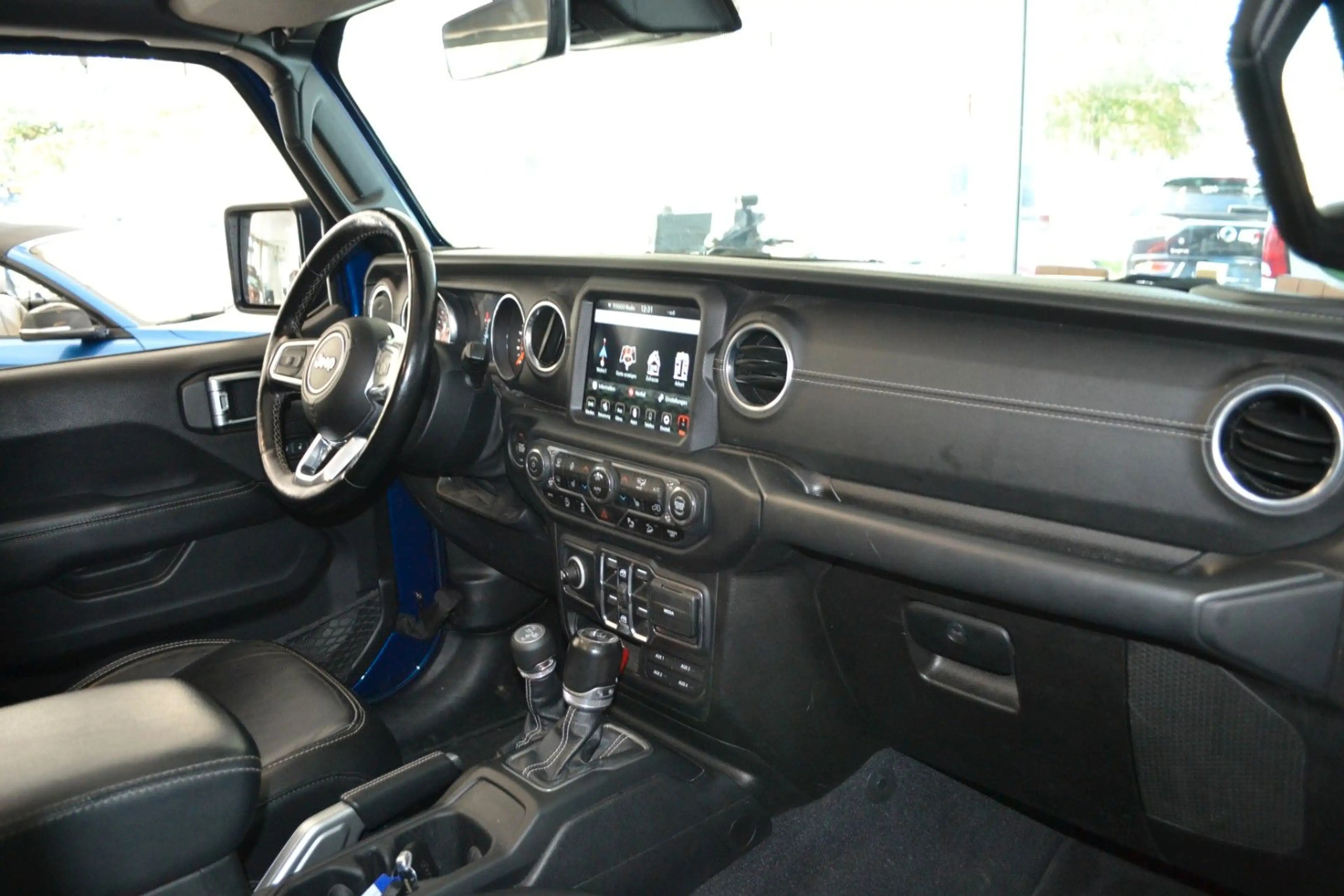 Jeep Wrangler 2.0 T-GDi Unlimited Sahara Automatik — photo 15