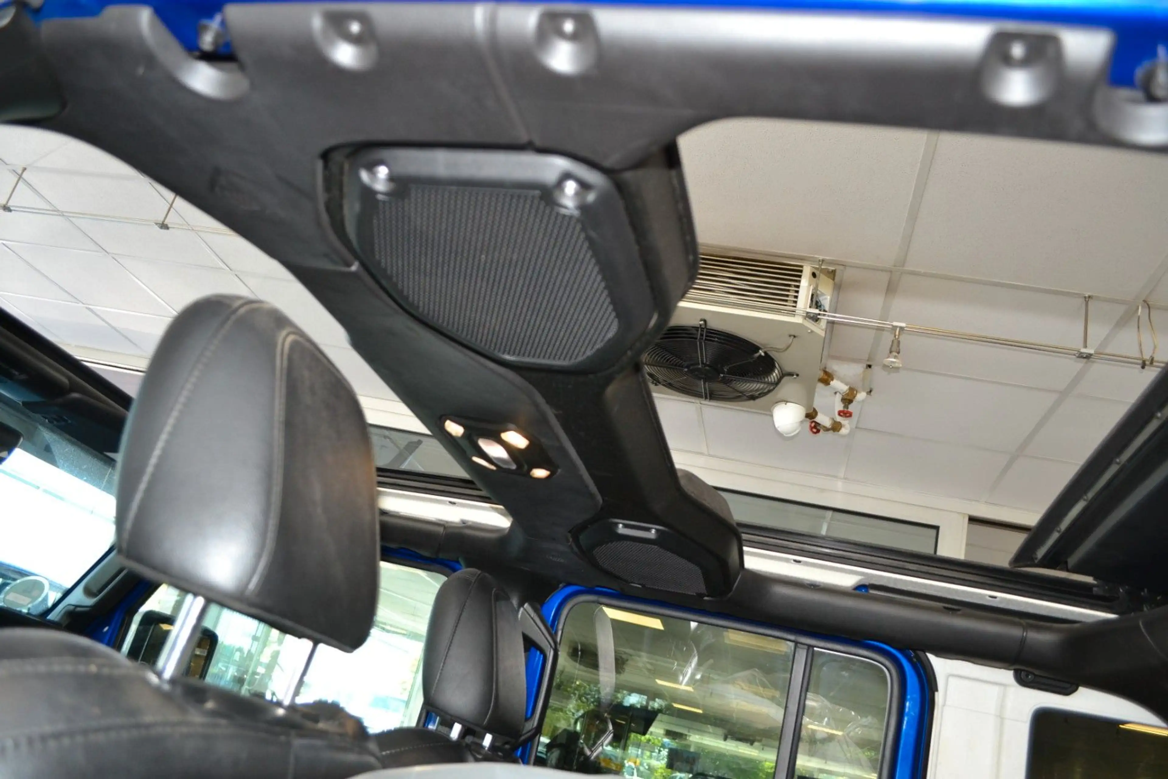 Jeep Wrangler 2.0 T-GDi Unlimited Sahara Automatik — photo 12