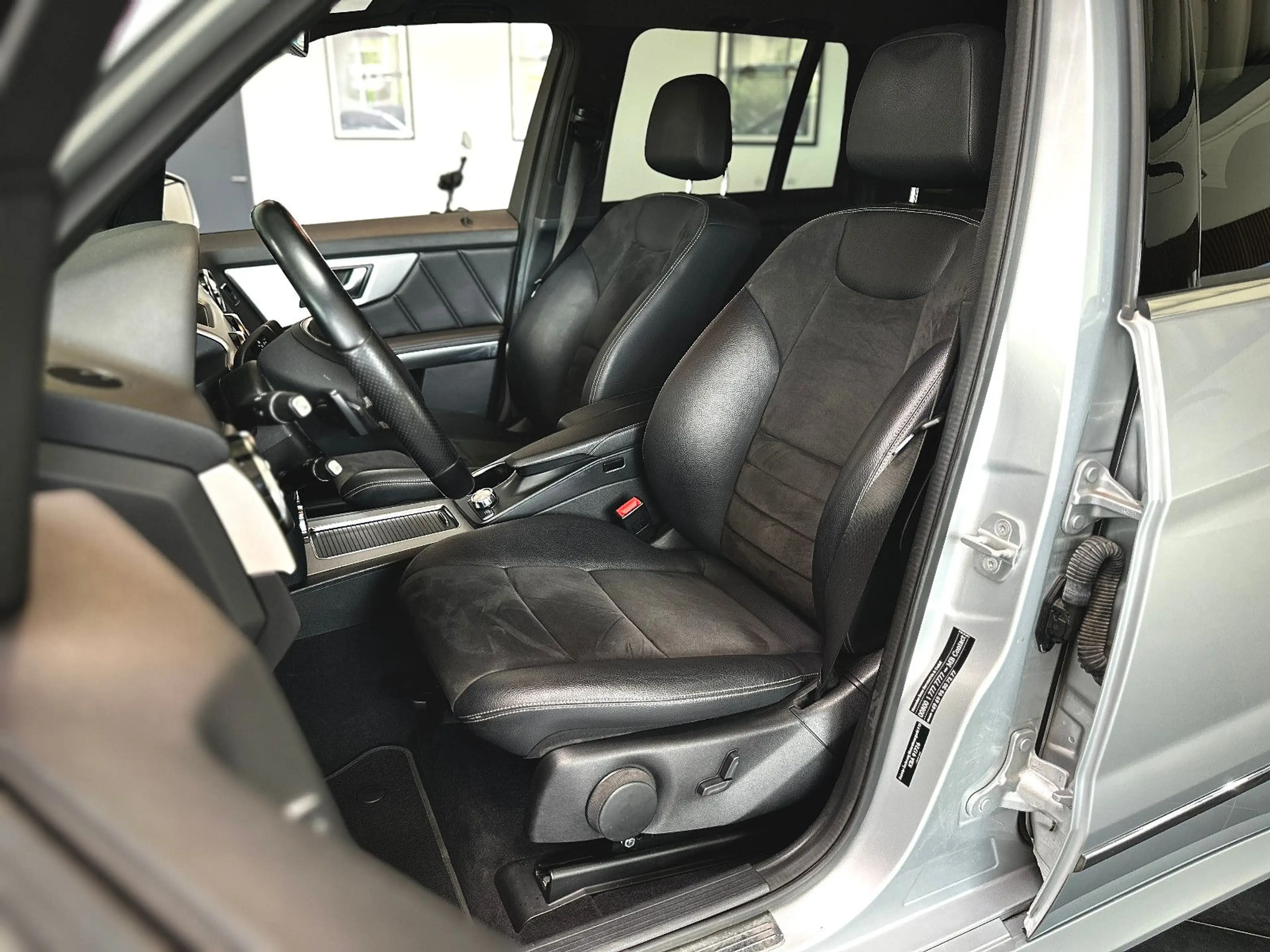 Mercedes-Benz GLK 350 4Matic AHK*Rückkamera*MB-Scheckheft* 20" — photo 4