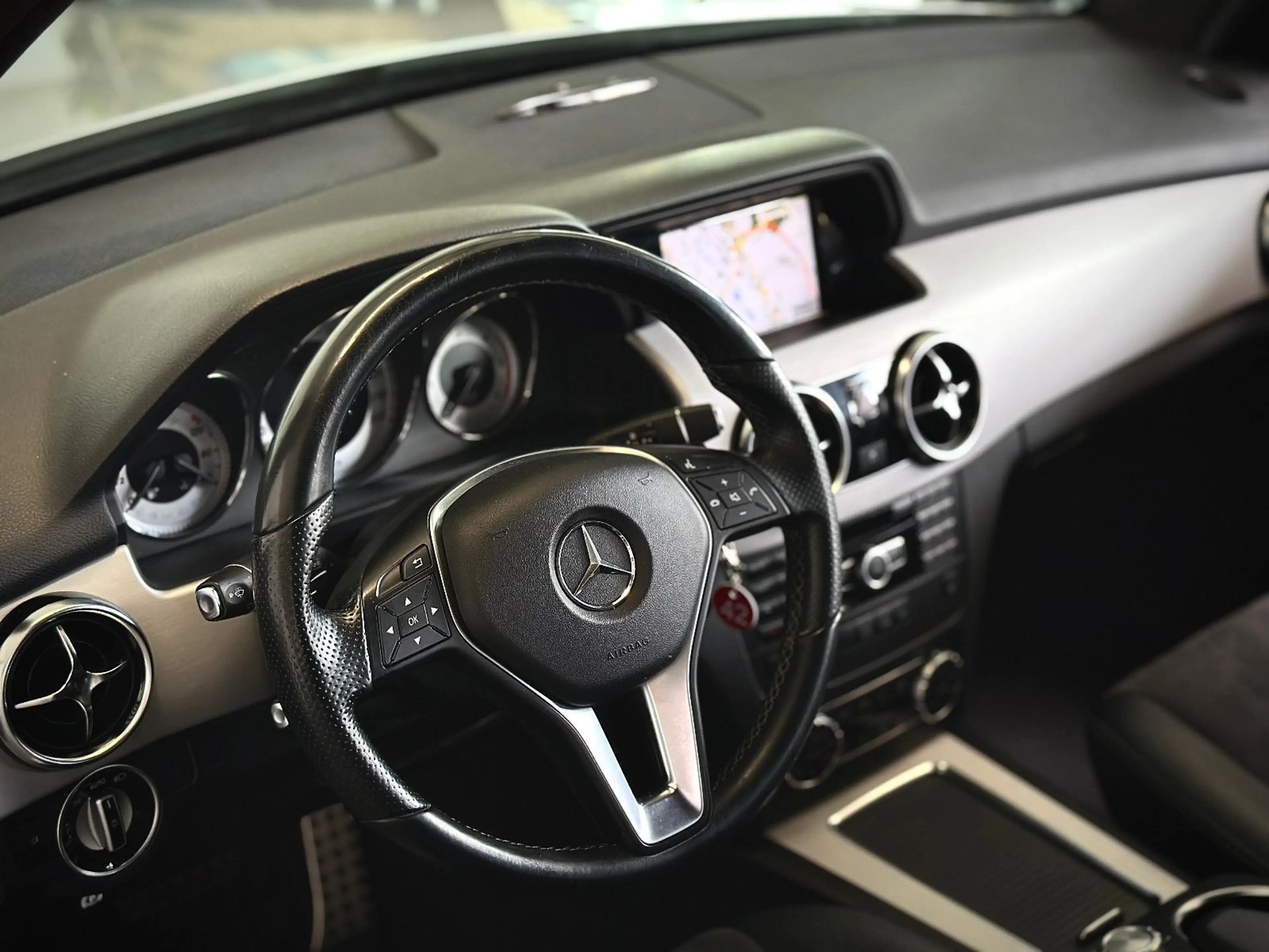 Mercedes-Benz GLK 350 4Matic AHK*Rückkamera*MB-Scheckheft* 20" — photo 3
