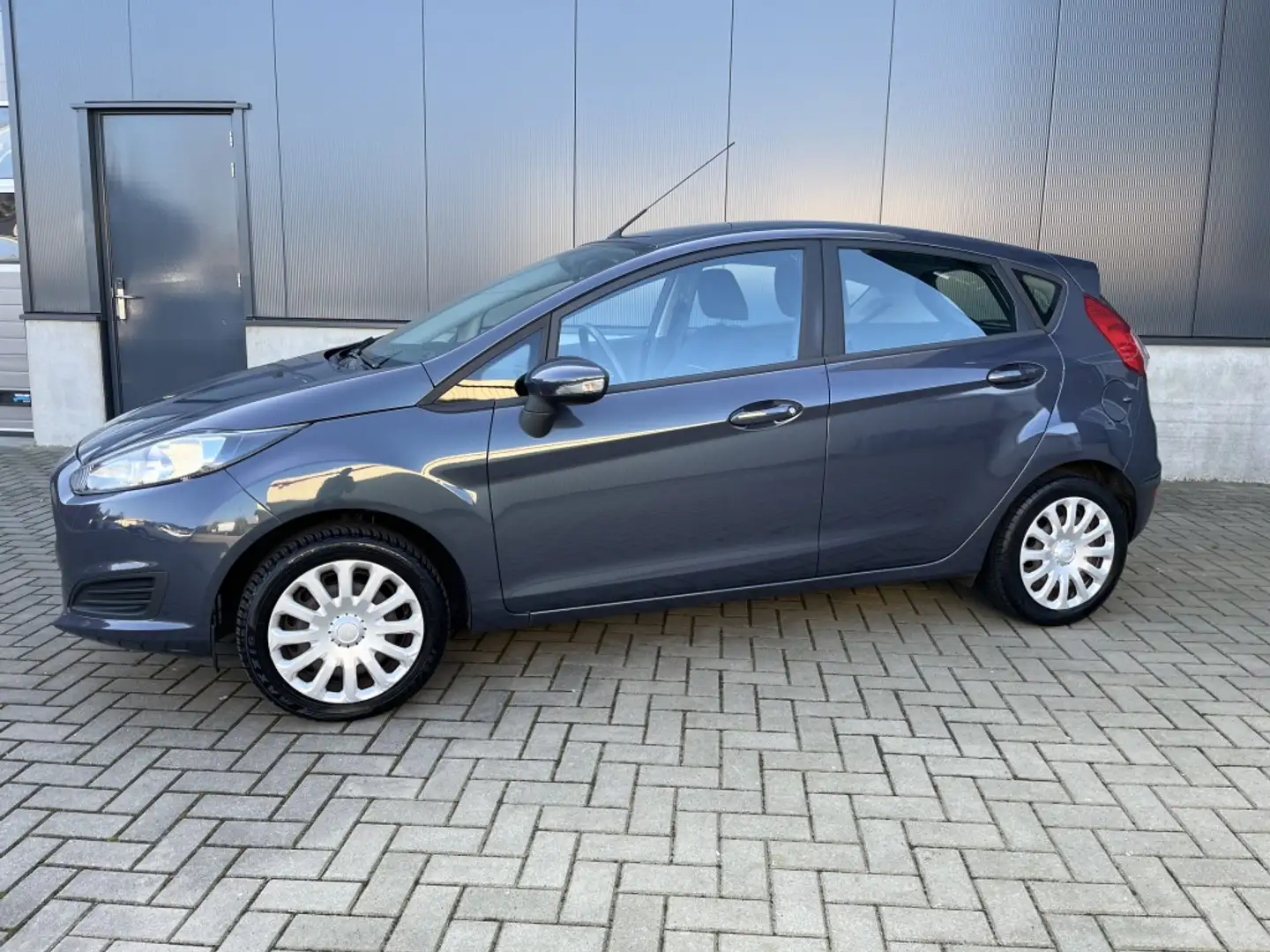 Ford Fiesta 1.0 Style Grau - 2