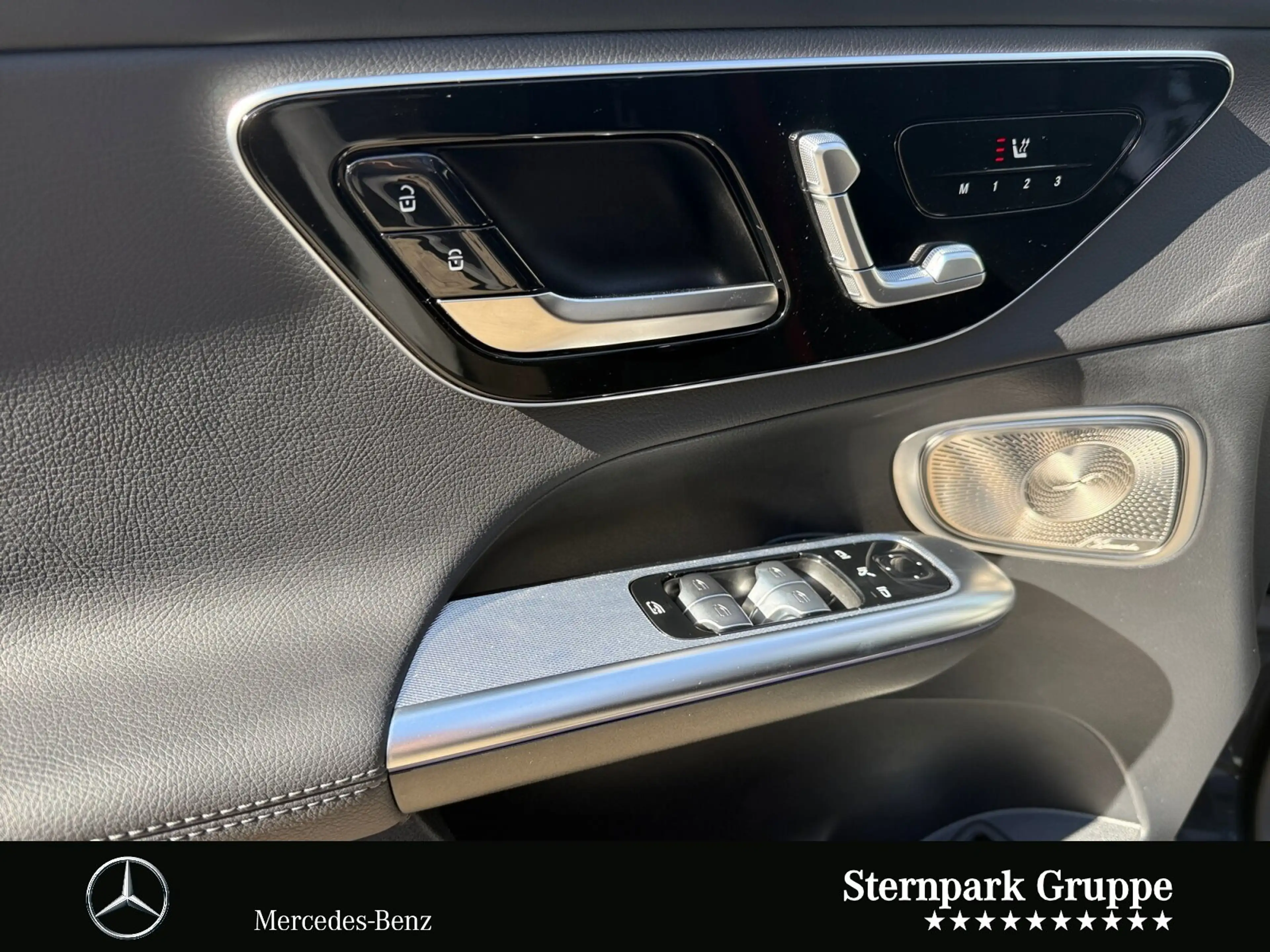 Mercedes-Benz GLC 400 GLC 400 e 4M AMG Pano+HuD+AHK+Night+PREMIUM+360° — photo 11