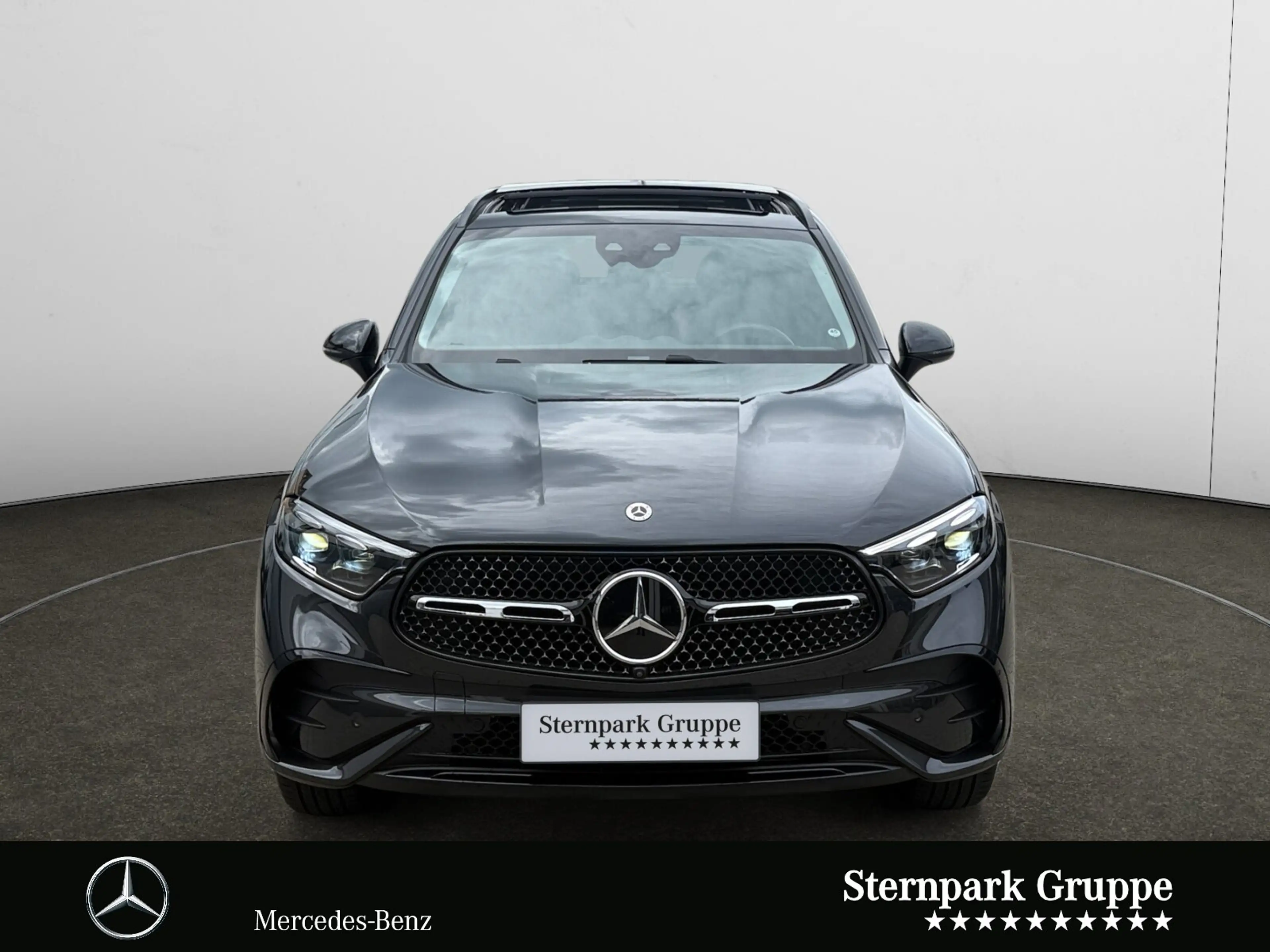 Mercedes-Benz GLC 400 GLC 400 e 4M AMG Pano+HuD+AHK+Night+PREMIUM+360° — photo 8
