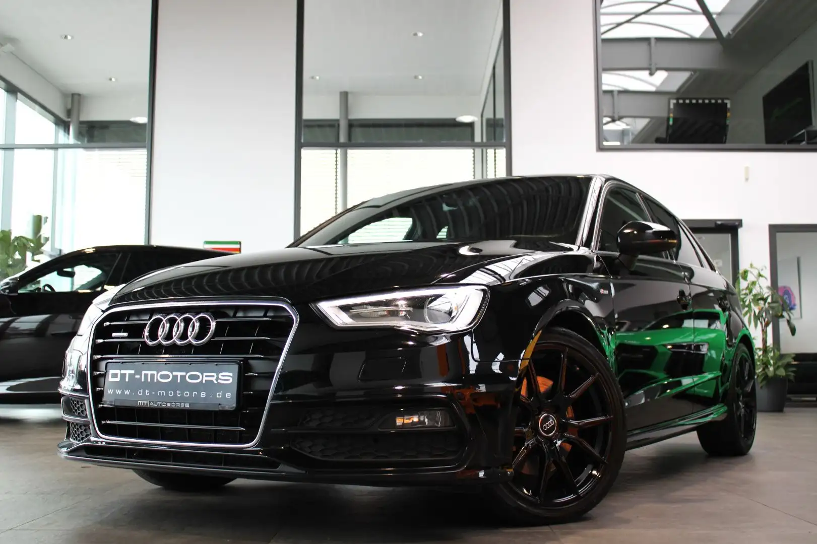 Audi A3 SPORTBACK 2.0 TDI S LINE QU. MMI/XENON/18" Noir - 1