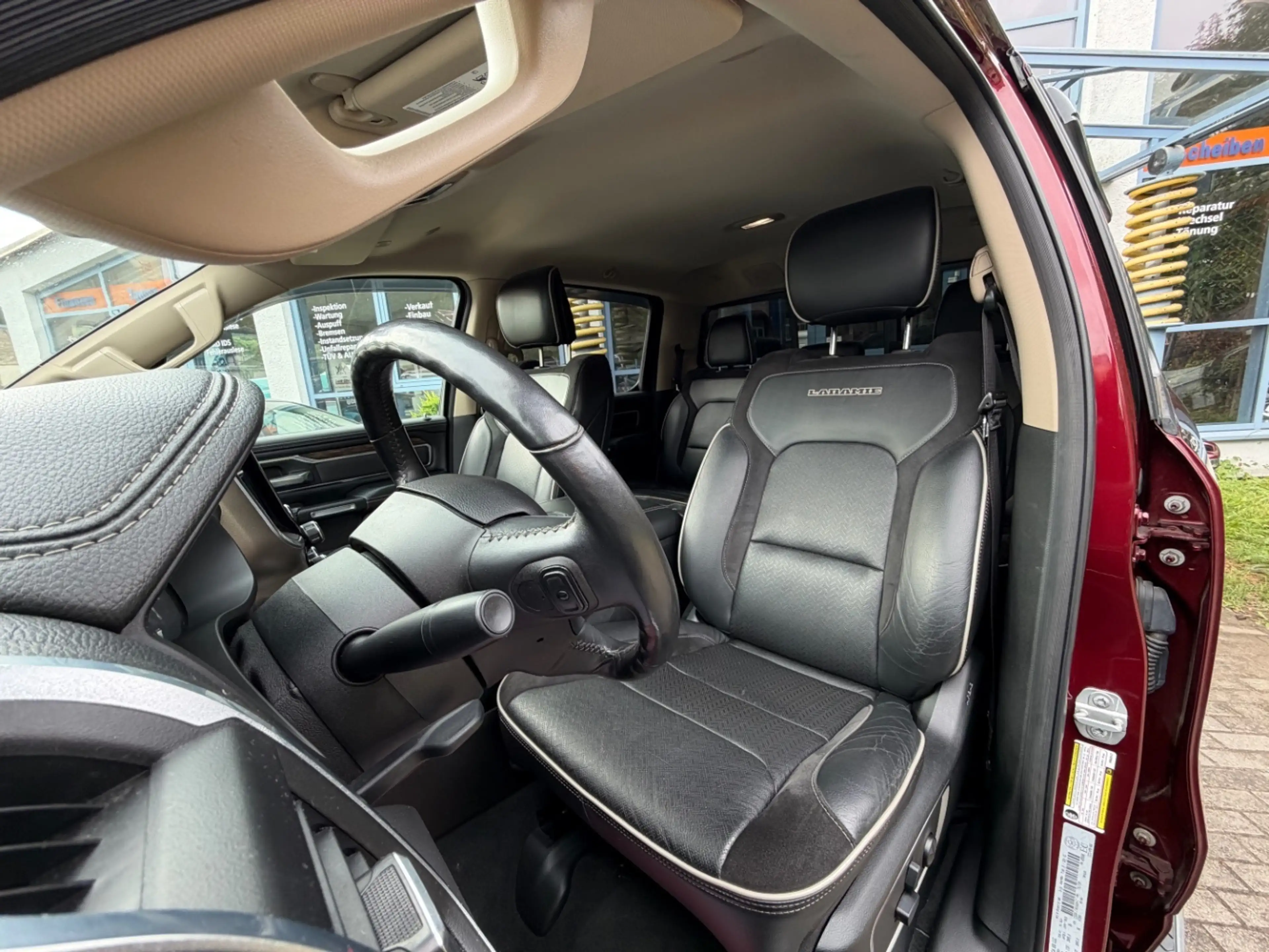 Dodge RAM Laramie 5,7 HEMI 4+4 NAP LEDER LED — photo 9