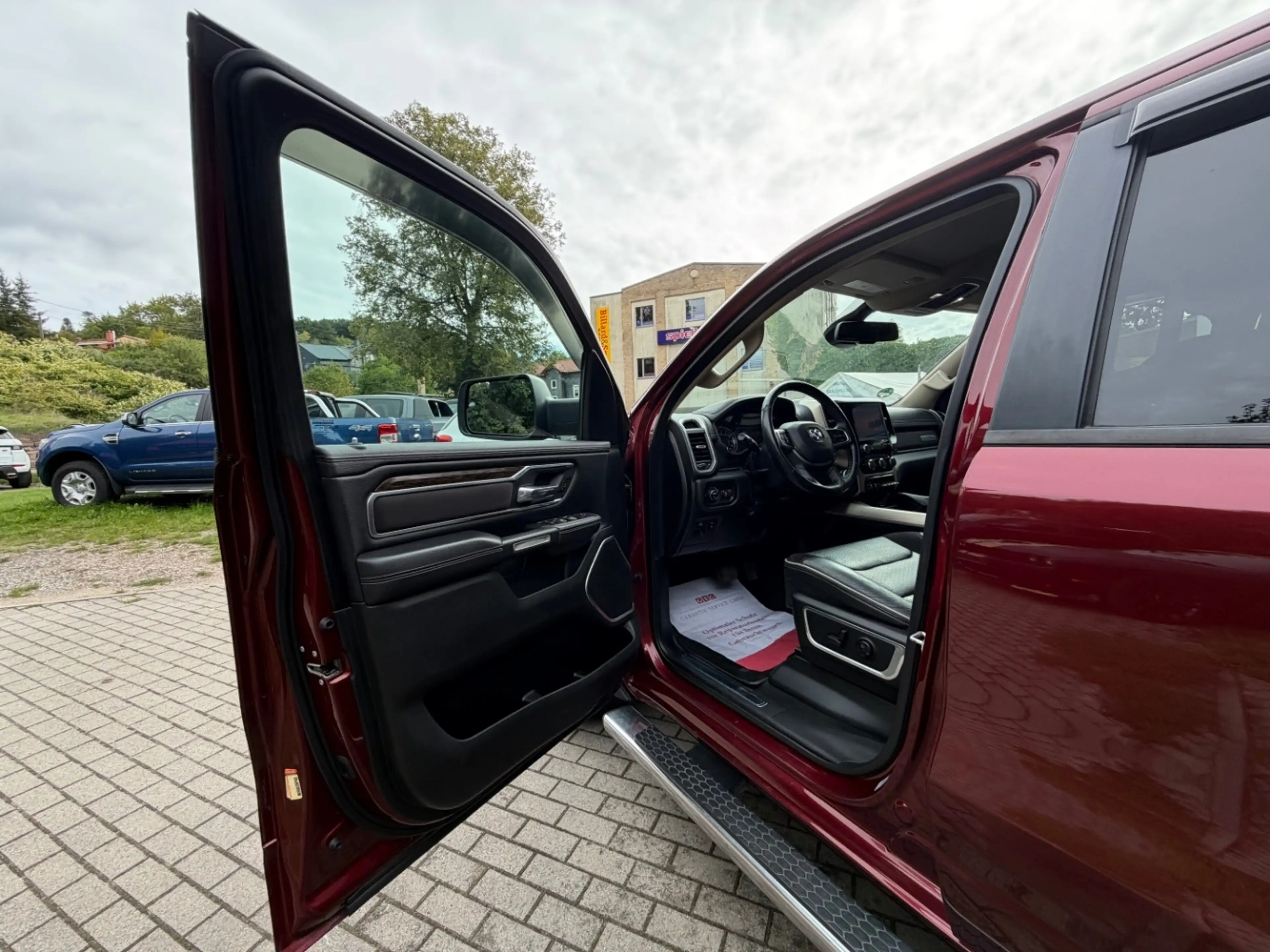 Dodge RAM Laramie 5,7 HEMI 4+4 NAP LEDER LED — photo 7