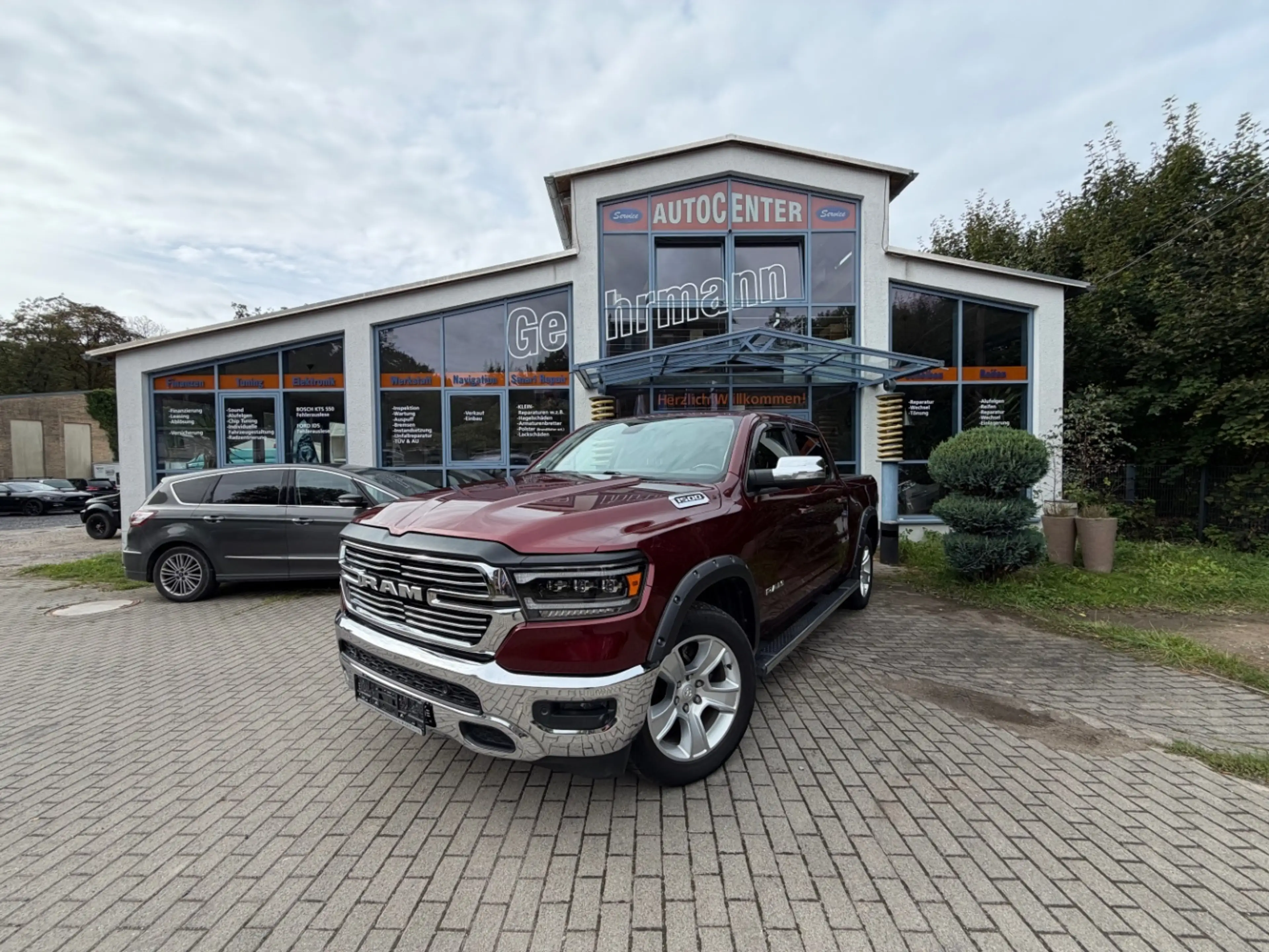 Dodge RAM Laramie 5,7 HEMI 4+4 NAP LEDER LED