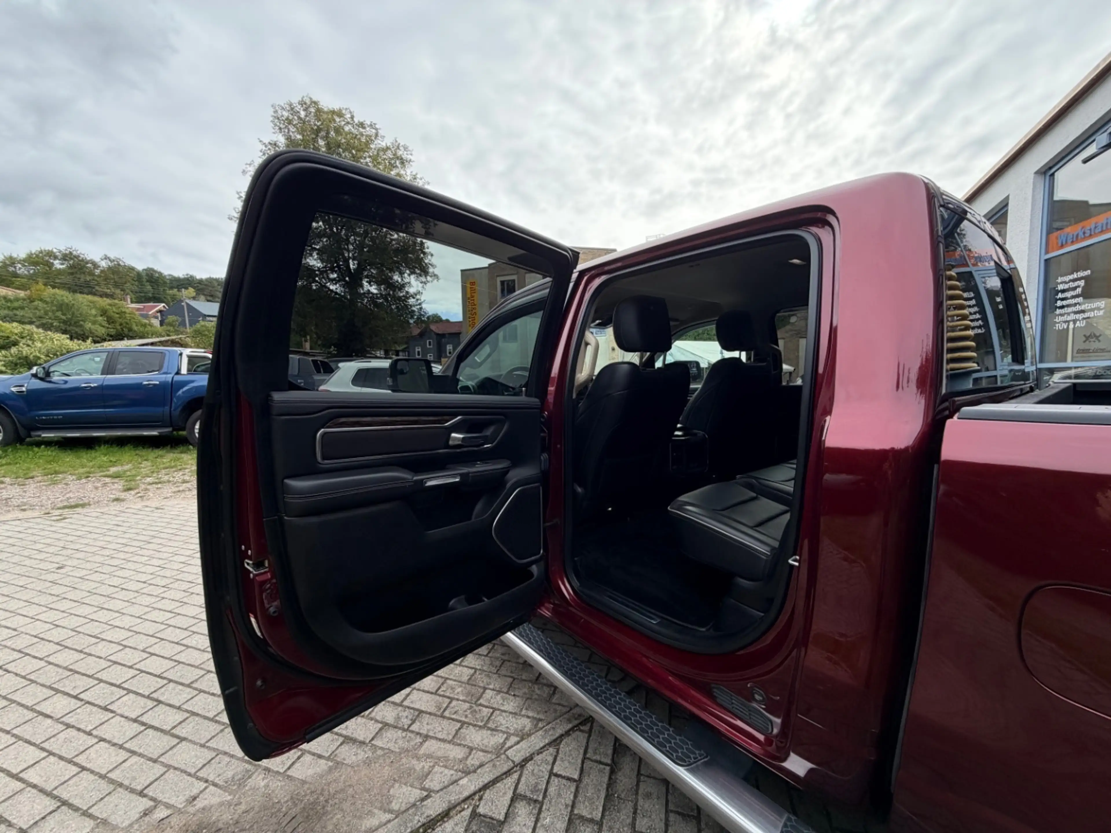Dodge RAM Laramie 5,7 HEMI 4+4 NAP LEDER LED — photo 11