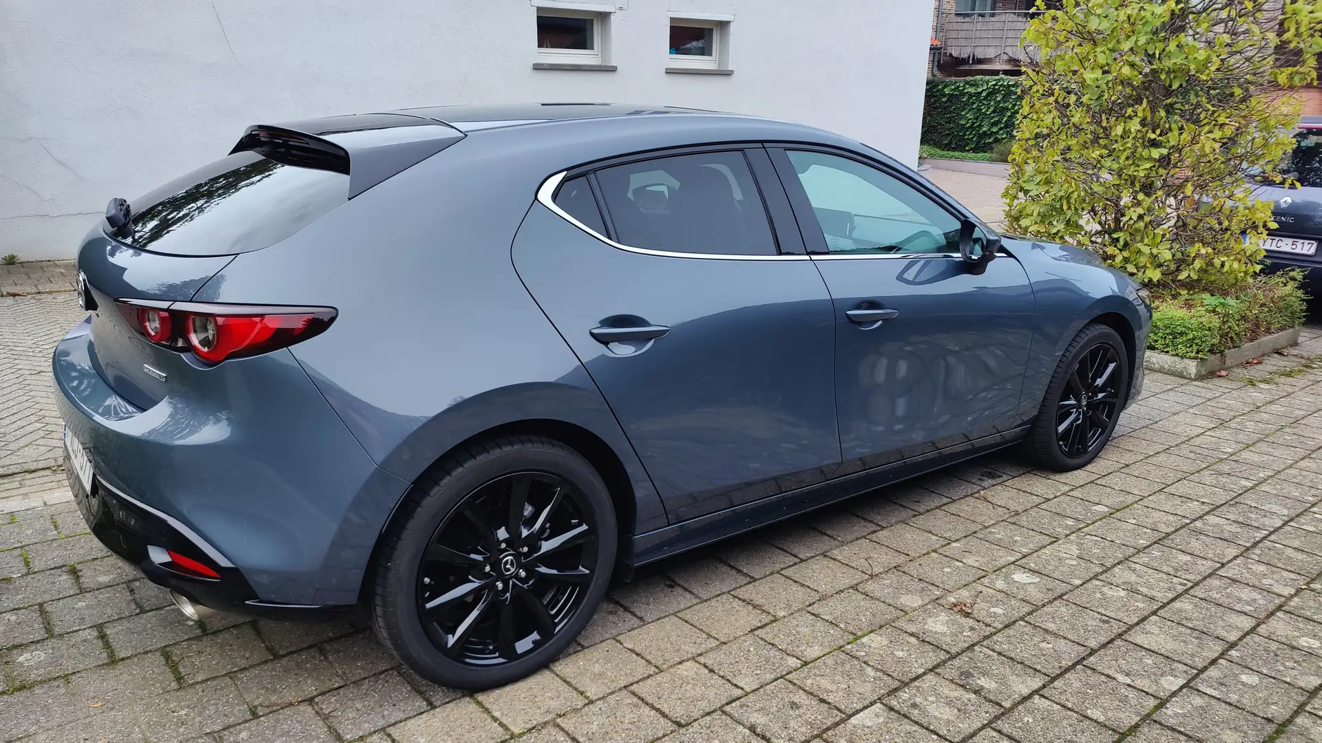 Mazda 3 e-SKYACTIV-X 186 M HYBRID EXCLUSIVE-LINE Grijs - 2