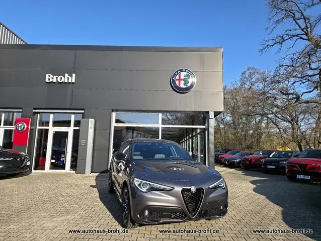 Alfa Romeo Stelvio Veloce Q4 210PS