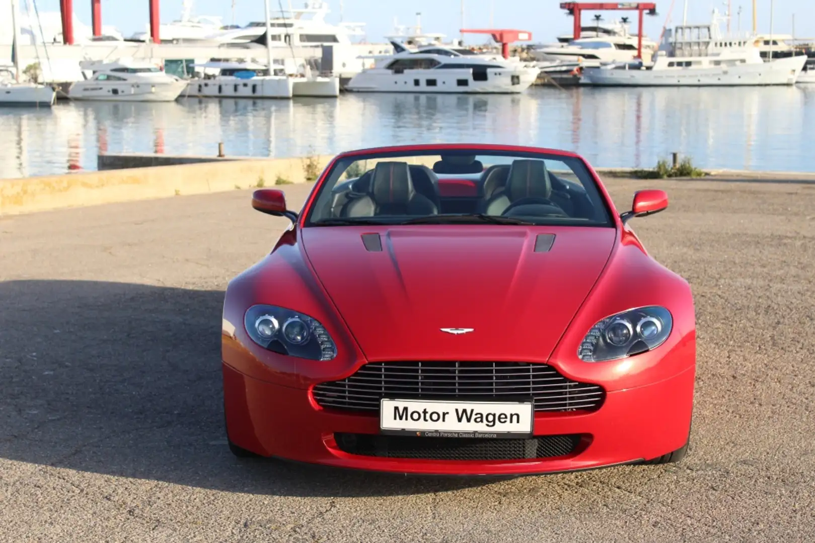 Aston Martin Vantage Roadster - 2