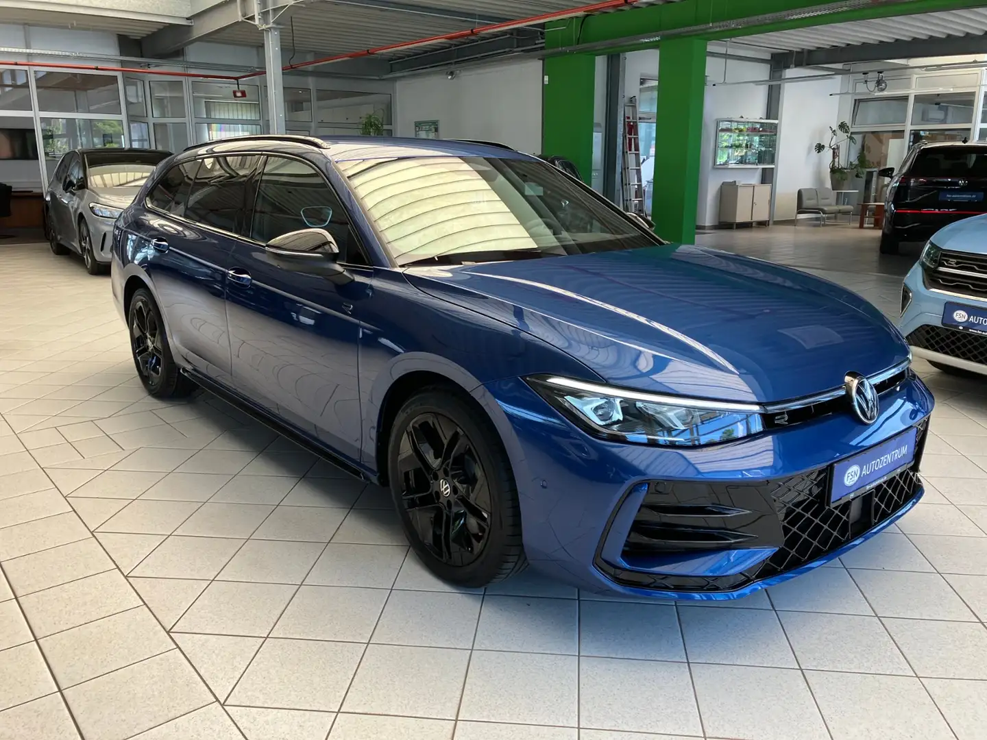 Volkswagen Passat Variant 2.0 TDI 4Motion R-Line STHZG AHK IQ Modrá - 2