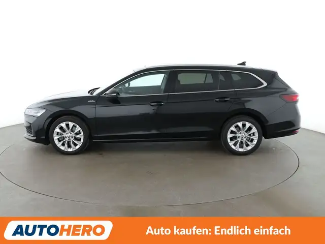 Skoda Superb view 3