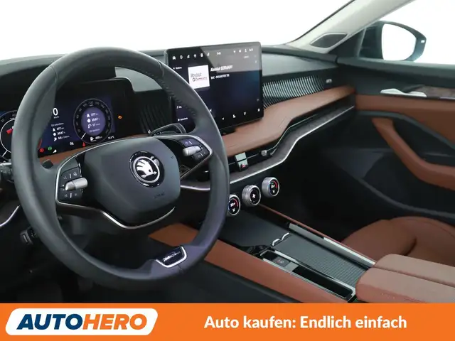 Skoda Superb view 11