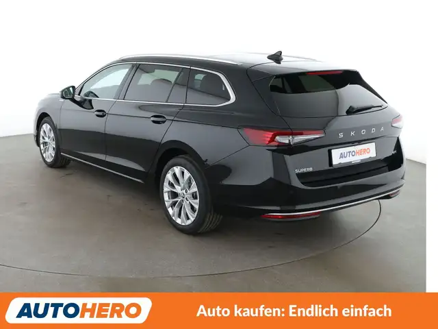 Skoda Superb view 4