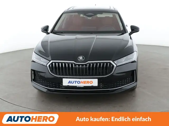 Skoda Superb view 9