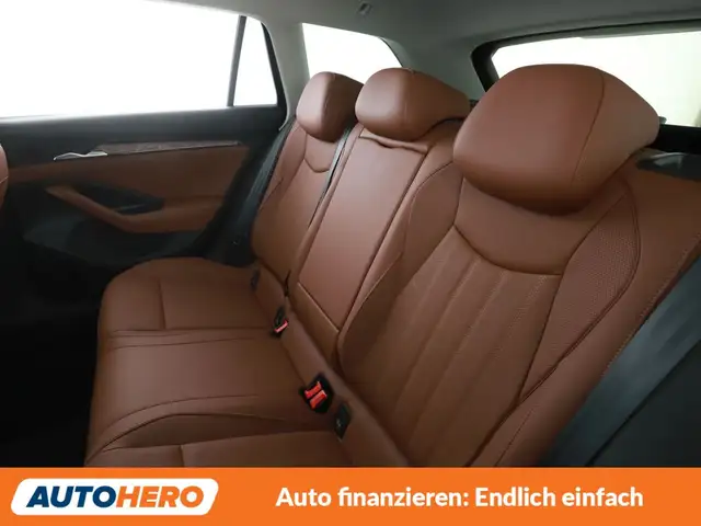 Skoda Superb view 14