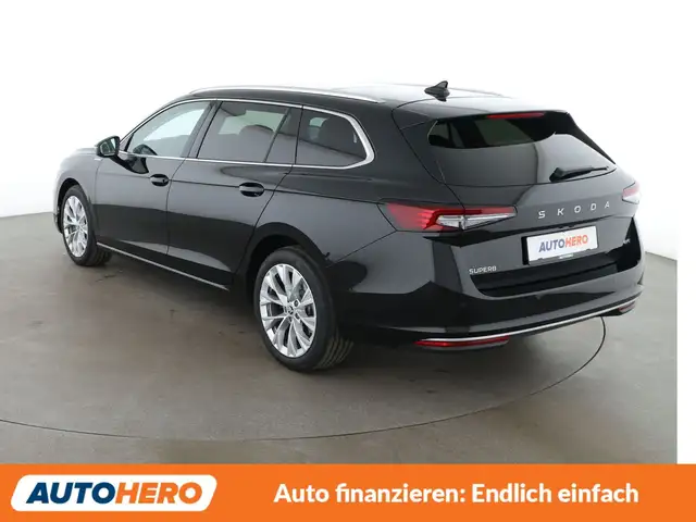 Skoda Superb view 4
