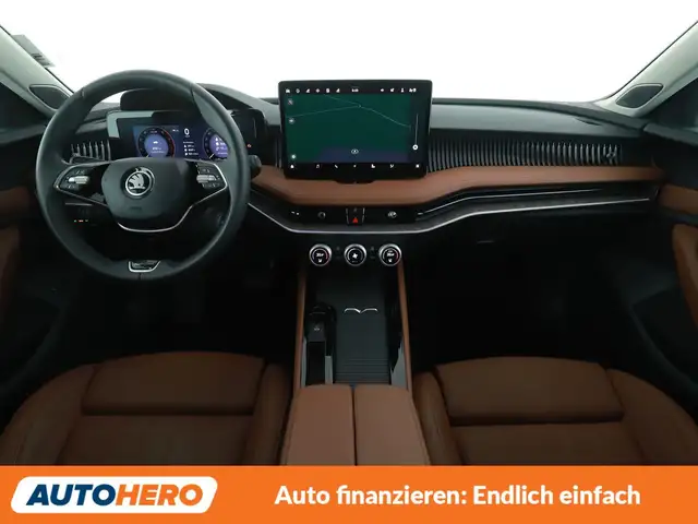 Skoda Superb view 12