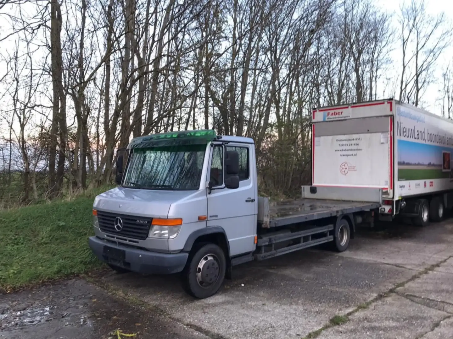 Mercedes-Benz Vario 818 D Gris - 2