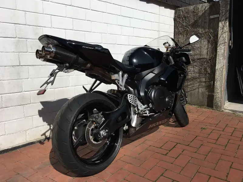 Honda CBR 1000 - foto 8