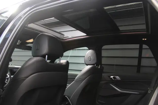 BMW X5 view 6