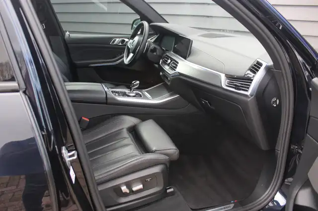 BMW X5 view 18