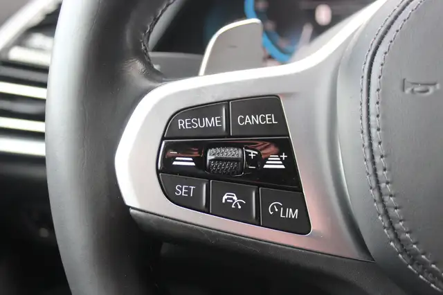 BMW X5 view 24