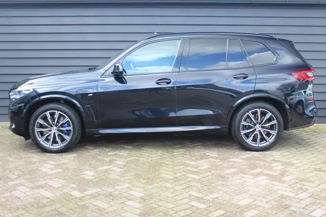 BMW X5 view 3