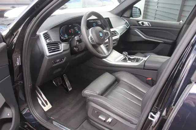 BMW X5 view 8