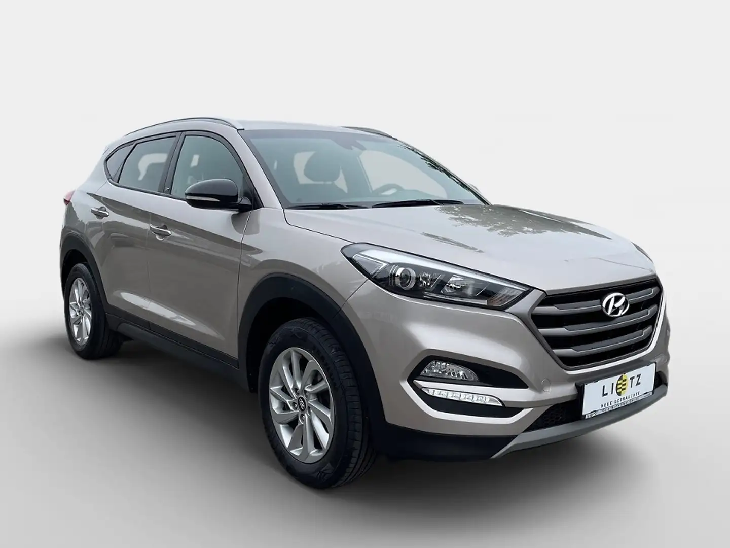 Hyundai TUCSON Tucson GO 1,6 GDI 2WD MT 803f Weiß - 2