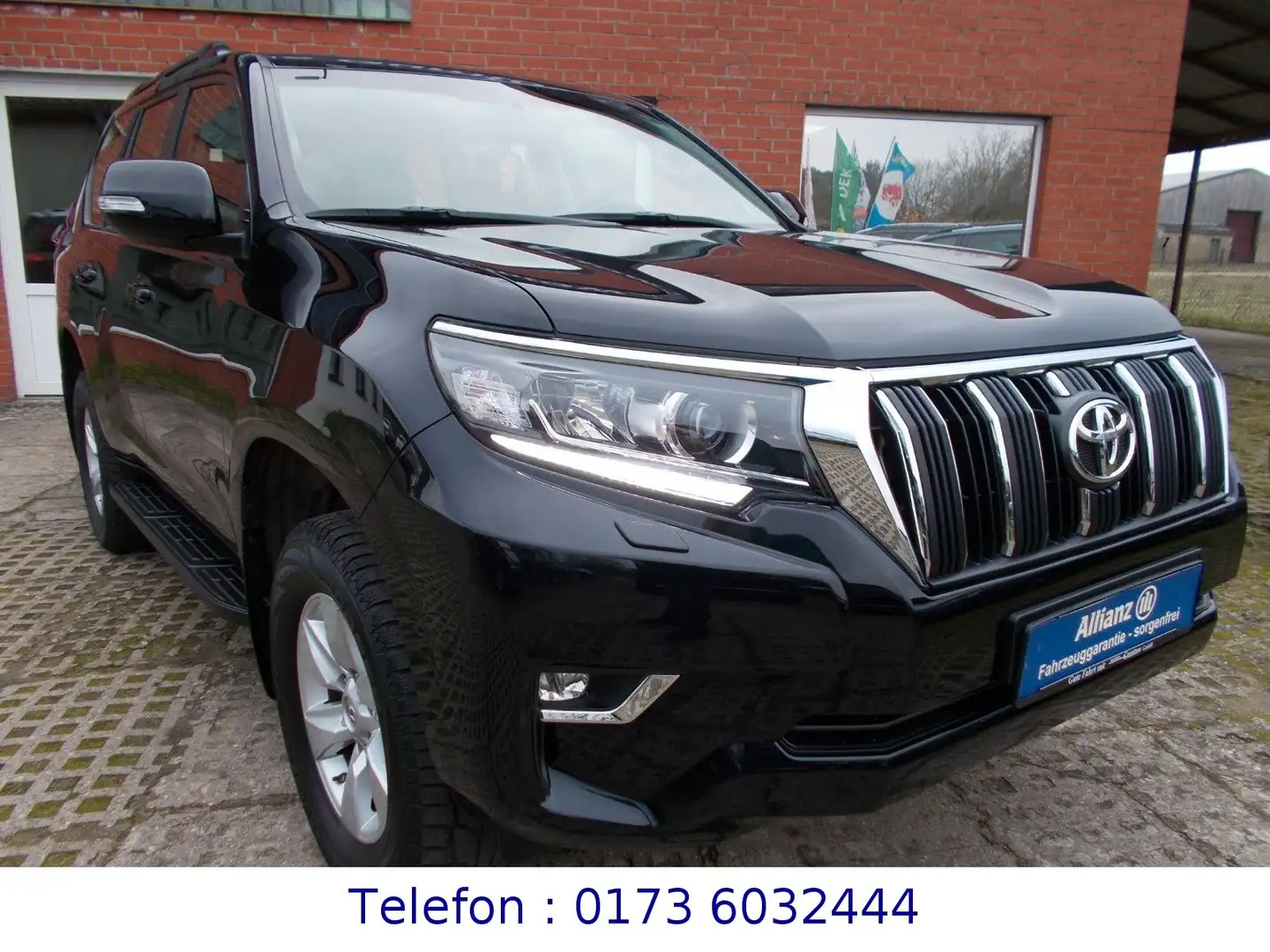 Toyota Land Cruiser Comfort Automatic , Leder , Černá - 2