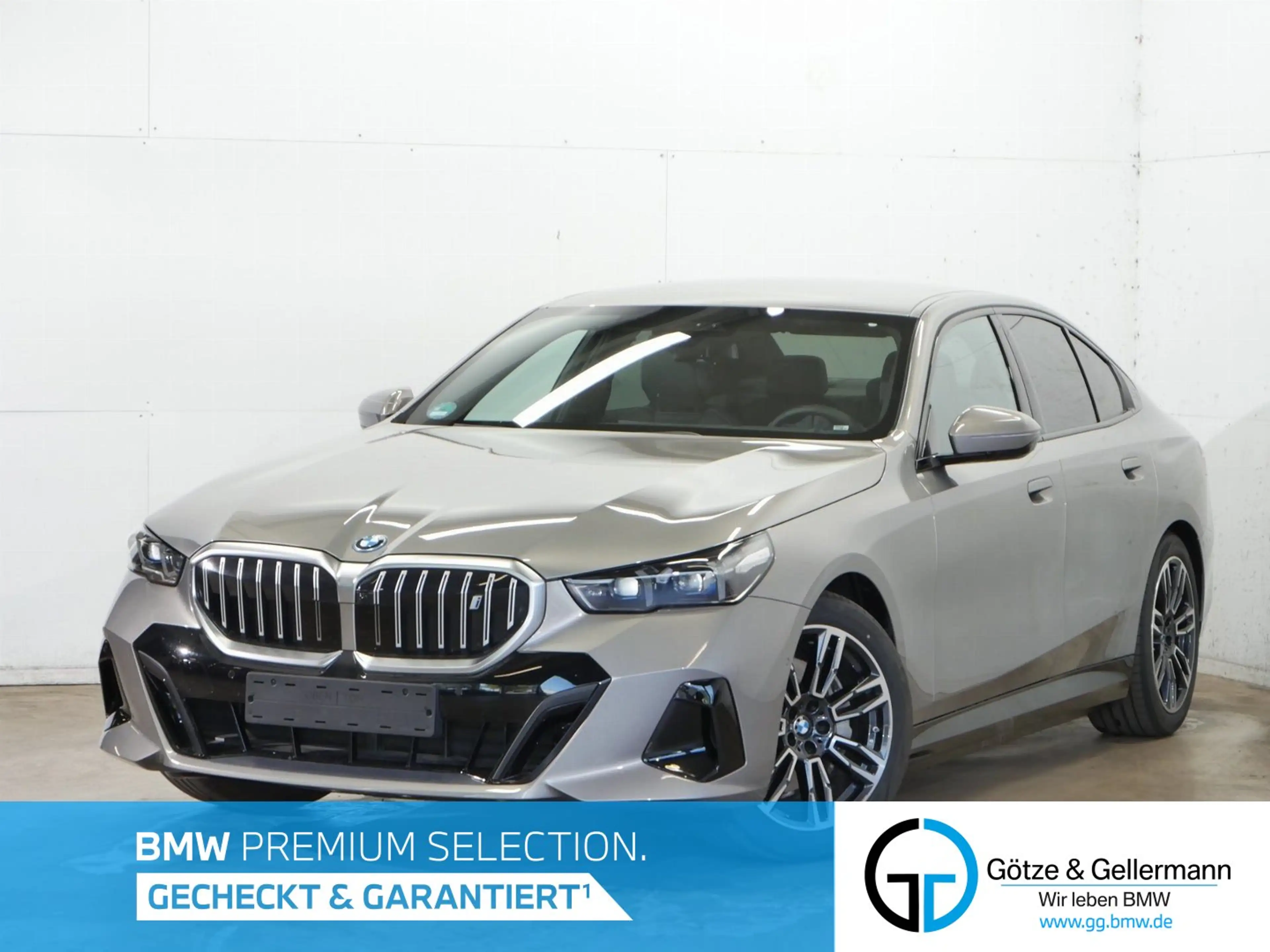 BMW i5 eDrive40 M Sport //Stop&Go AHK HeadUp B&W