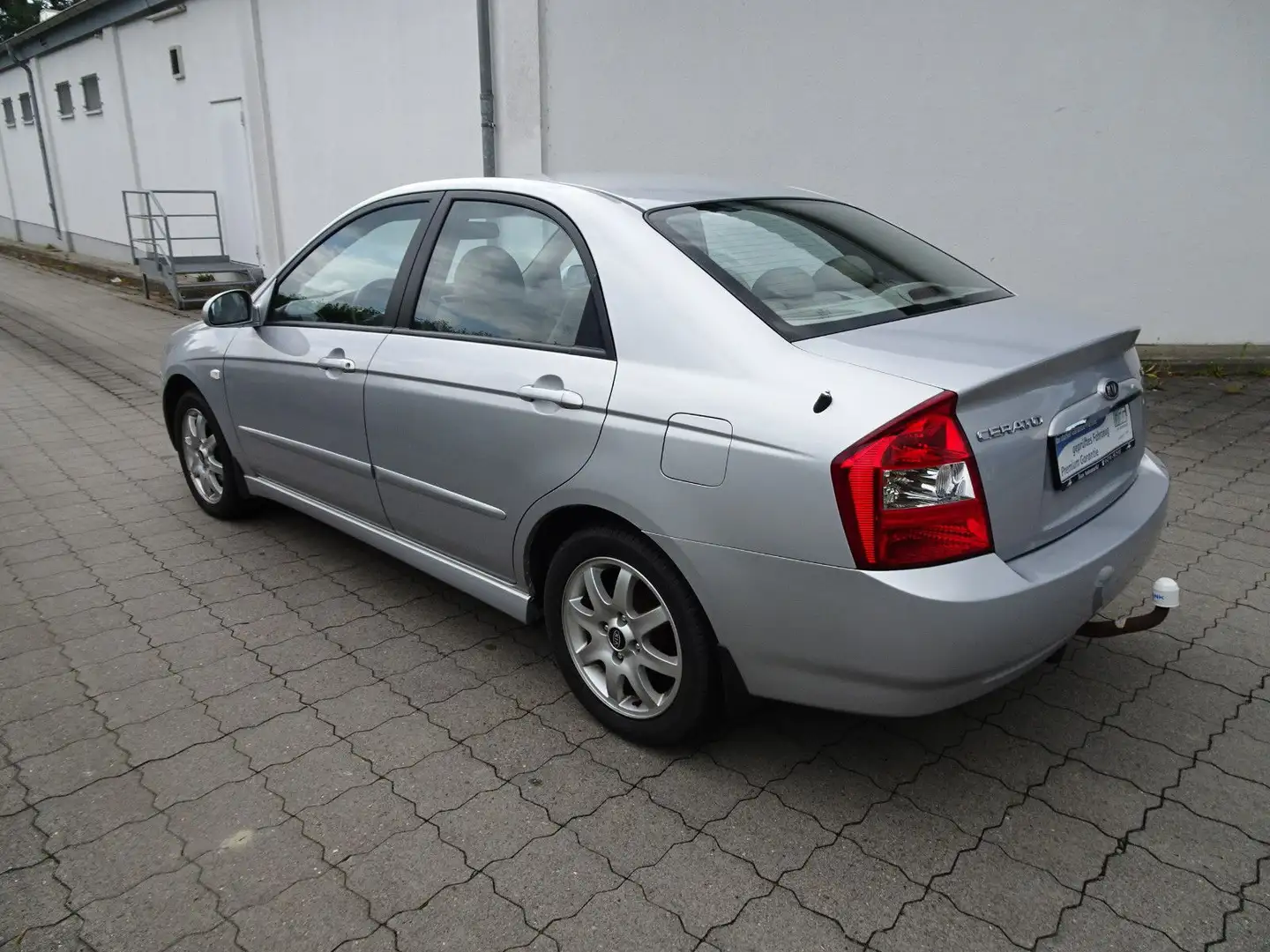 Kia Cerato 2.0 EX Stufenheck/Zahnriemen neu/Klima Grau - 2