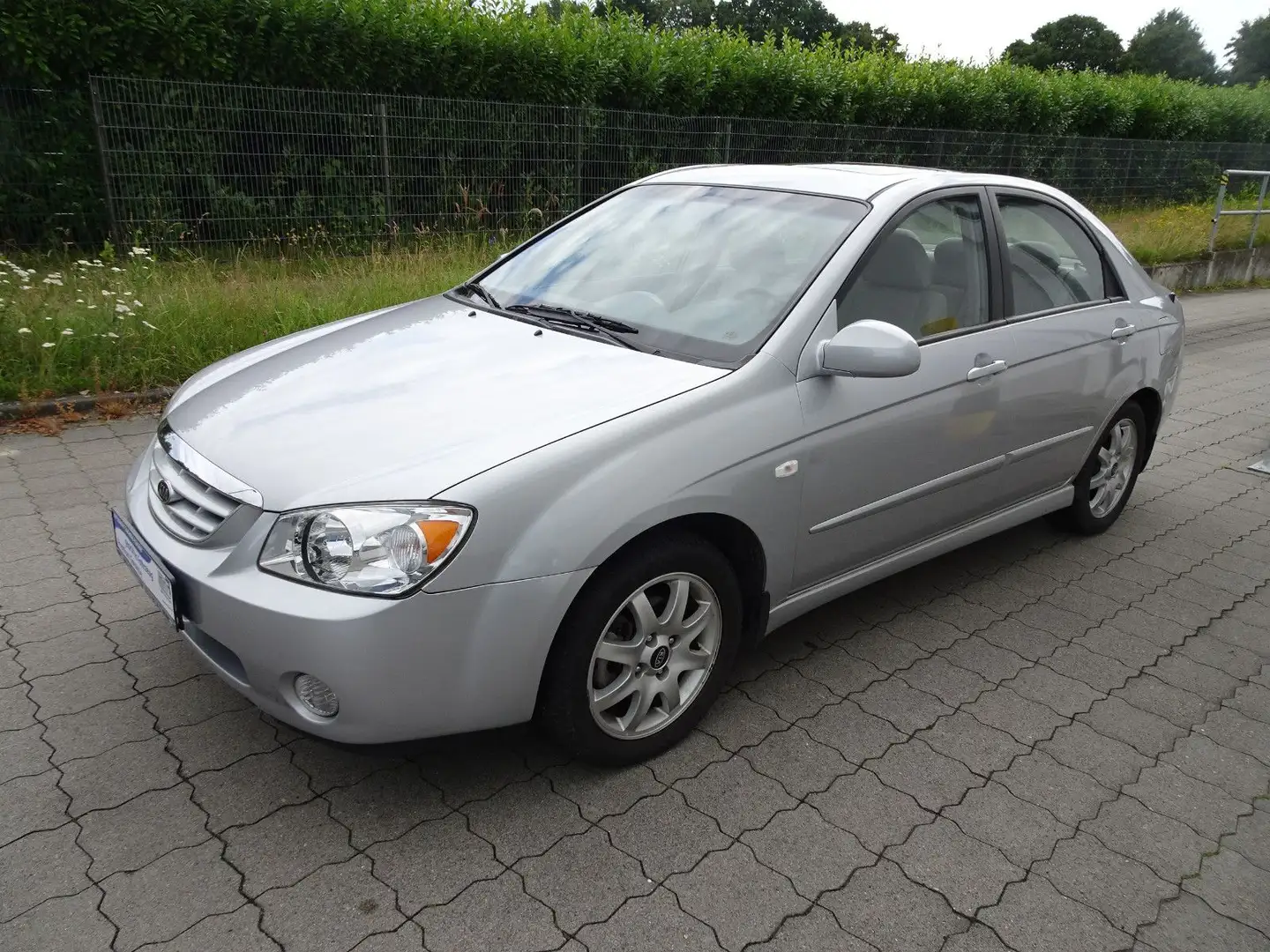 Kia Cerato 2.0 EX Stufenheck/Zahnriemen neu/Klima Grau - 1