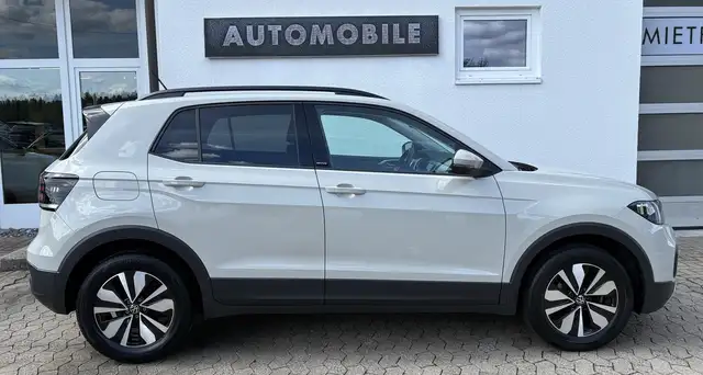 Volkswagen T-Cross view 8