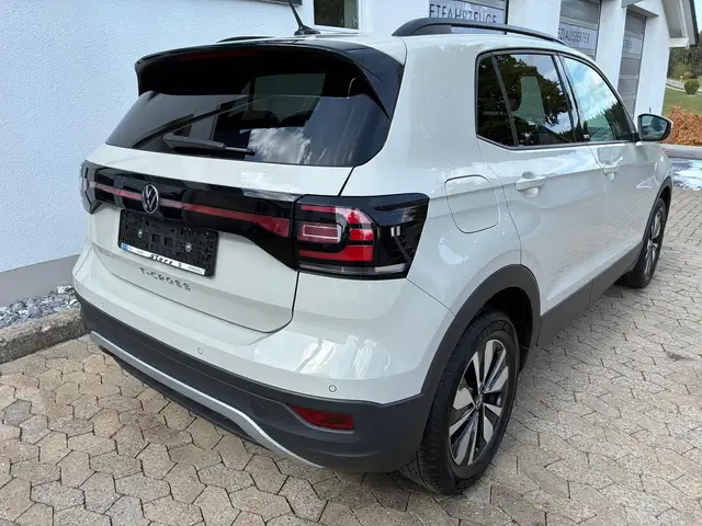Volkswagen T-Cross view 6
