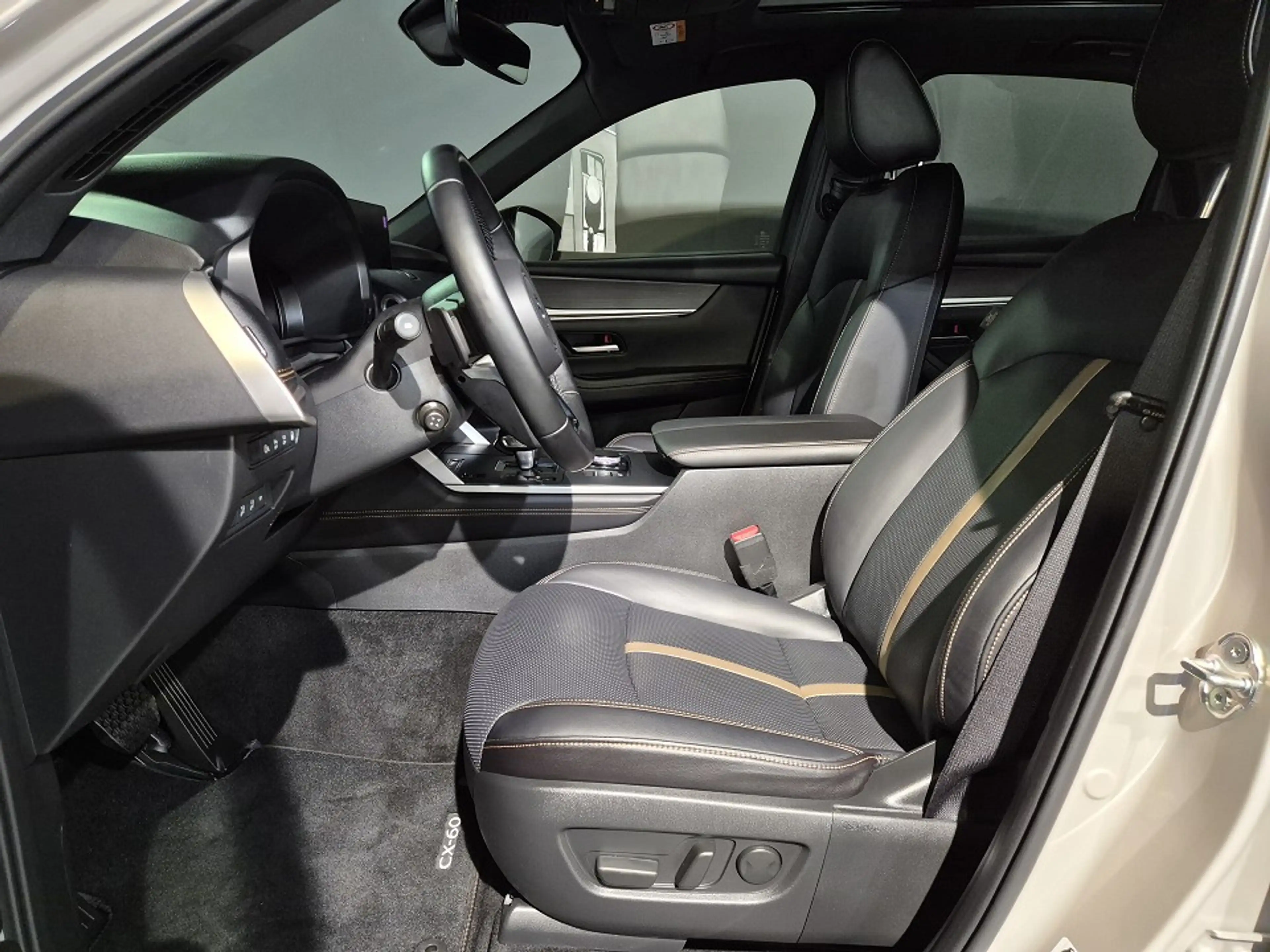 Mazda CX-60 5WGN 2.5L e-SKYACTIV PHEV 327ps 8AT AWD Homura Plu — photo 8