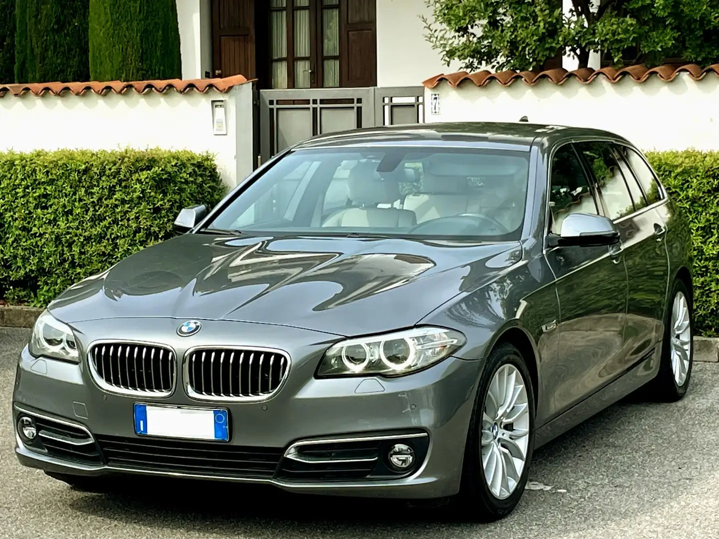 BMW 520 D aut.-P.Beige,Navi,Led-Tagl. BMW-U.Propr-2017 Szürke - 1