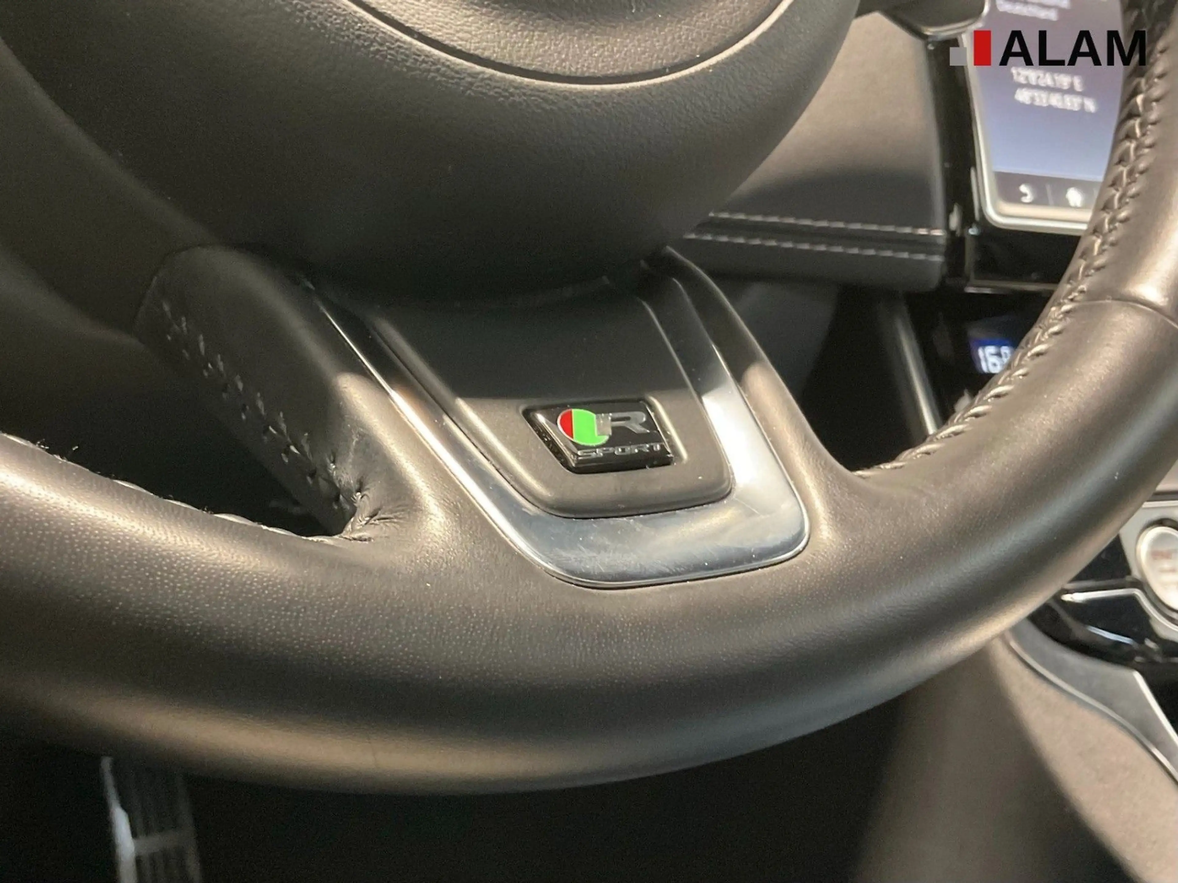 Jaguar XE R-Sport AWD Lane LED Navi RFK SHZ ViCo — photo 11