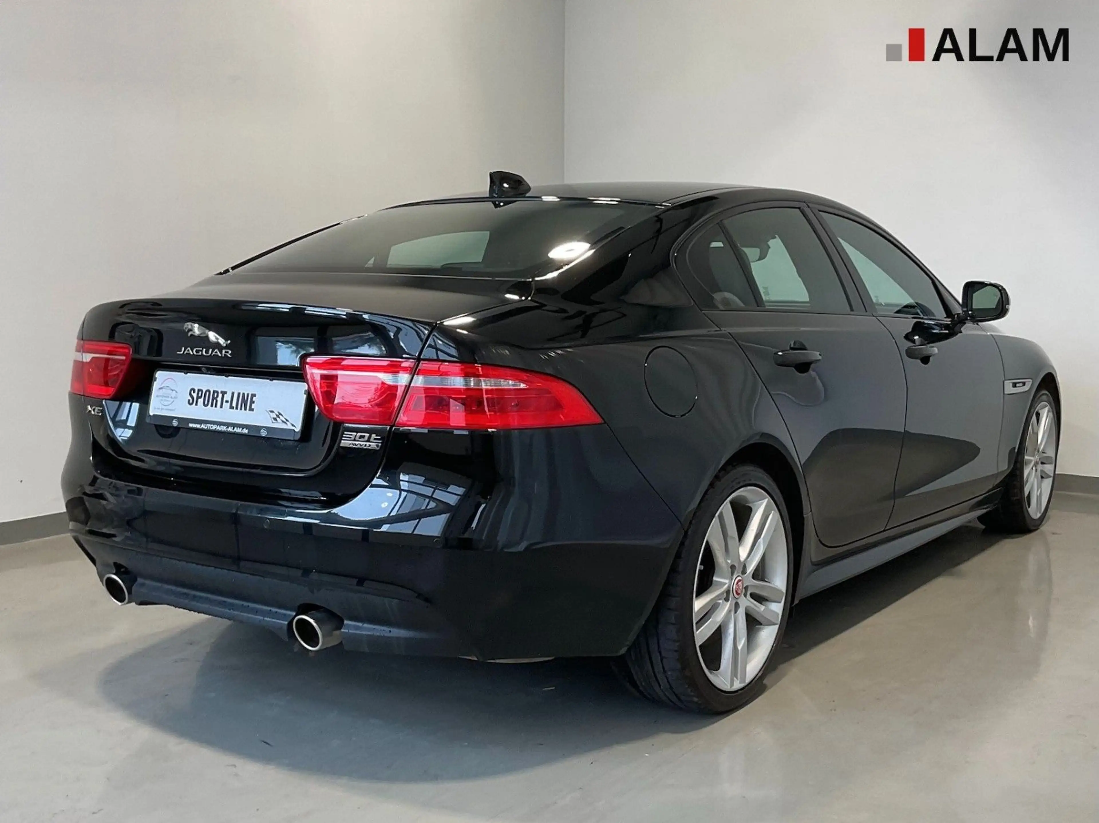 Jaguar XE R-Sport AWD Lane LED Navi RFK SHZ ViCo — photo 4