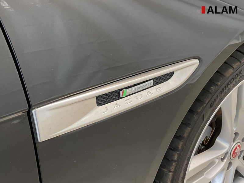 Jaguar XE R-Sport AWD Lane LED Navi RFK SHZ ViCo — photo 6