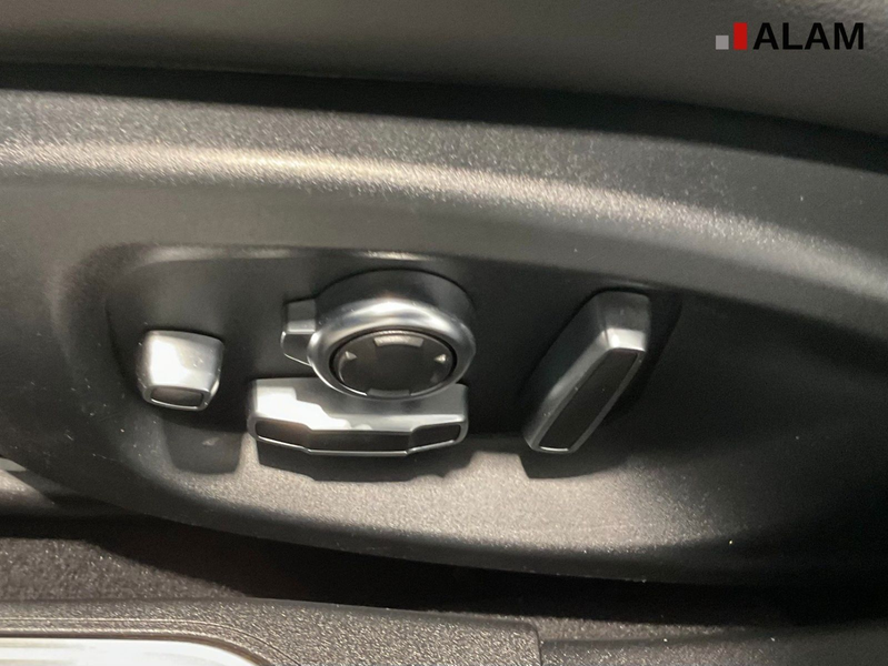 Jaguar XE R-Sport AWD Lane LED Navi RFK SHZ ViCo — photo 13