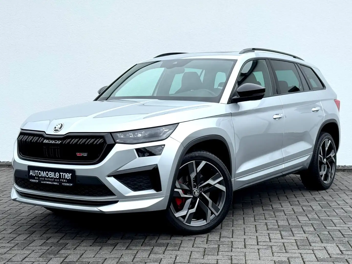 Skoda Kodiaq RS 2.0 TSI DSG 4x4 /7.SITZER/CARPLAY/PANO Stříbrná - 1