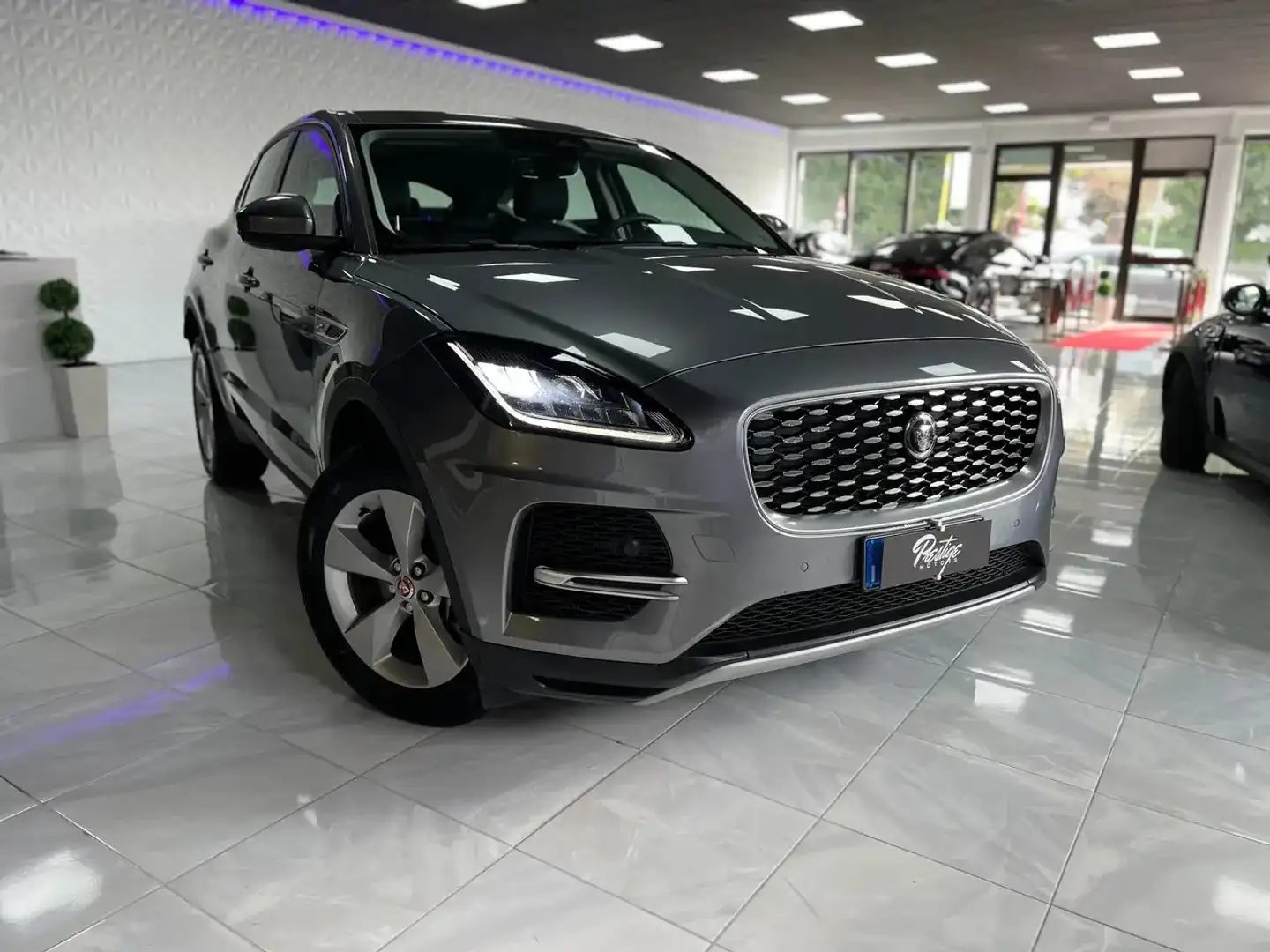 Jaguar E-Pace E-Pace 2.0 i4 mhev R-Dynamic HSE awd 200cv auto Grigio - 1